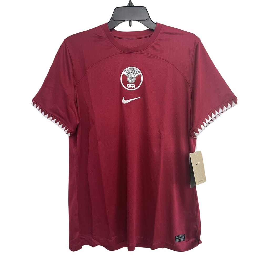 NWT Nike Qatar QFA 2022 Home‎ Soccer Jersey Womens Size XL Burgundy DN0702-647